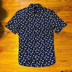 H&M Slim Fit Floral Shirt. Size Medium. Navy Blue